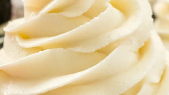 Decorator Icing for Cake Decorating