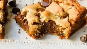 Blonde Chocolate Chip Brownies (Blondies)